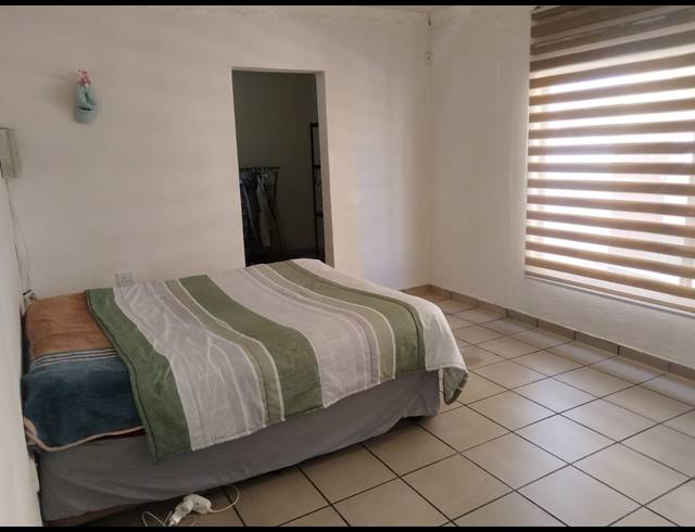 3 BEDROOM HOUSE FOR SALE IN GOLDEN GARDENS